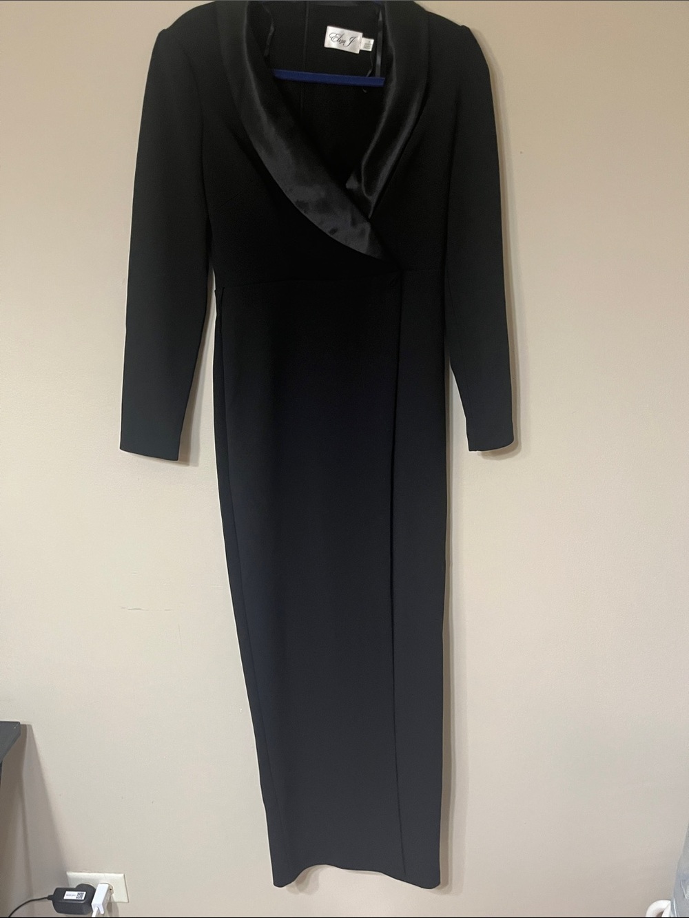 Eliza J Black Long-Sleeve Sheath Dress with Satin Shawl Collar